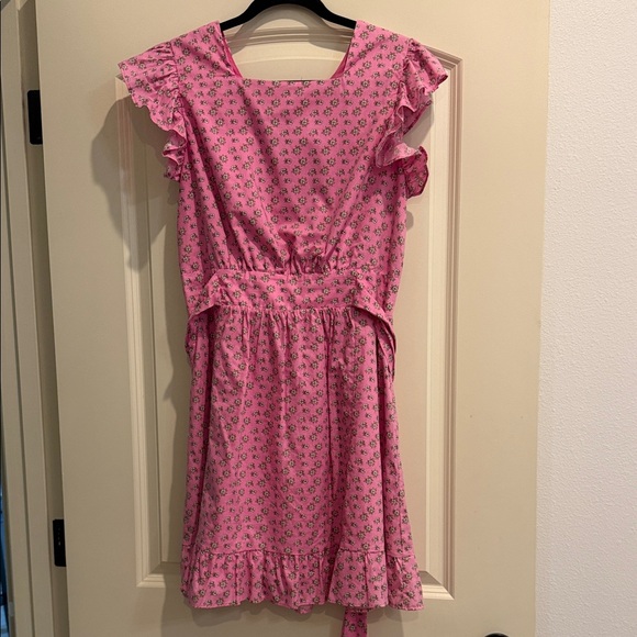 AUREUM Dresses & Skirts - AUREUM Pink Floral Ruffle-Sleeve Casual Dress